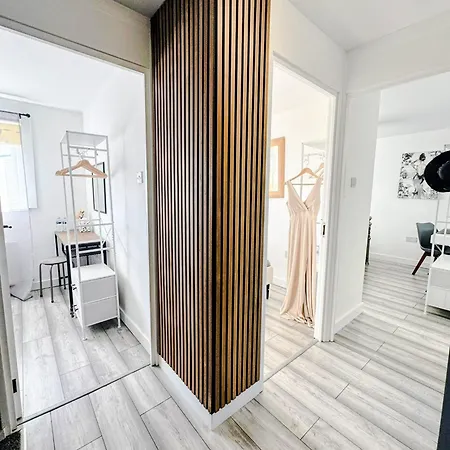 Home, But Better - Up To 11 Guests - Family & Contractor *